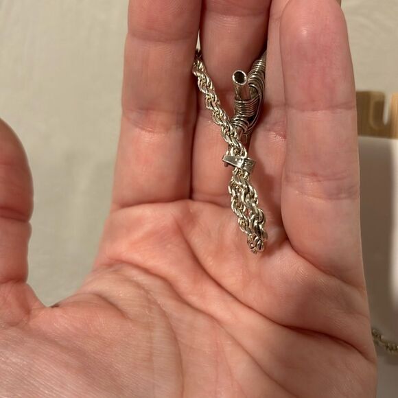 Italy 925 Sterling Silver Cross Pendant and Chain - Picture 4 of 5